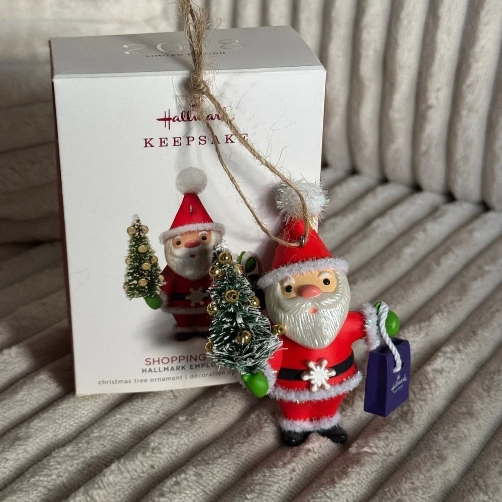 Hallmark Keepsake 2018 Shopping Santa Ornament